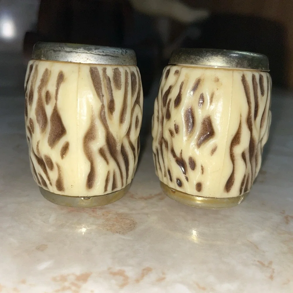 RARE! w Walnut Wood Stand Vintage Novelty Plastic Antler Salt and Pepper Shakers